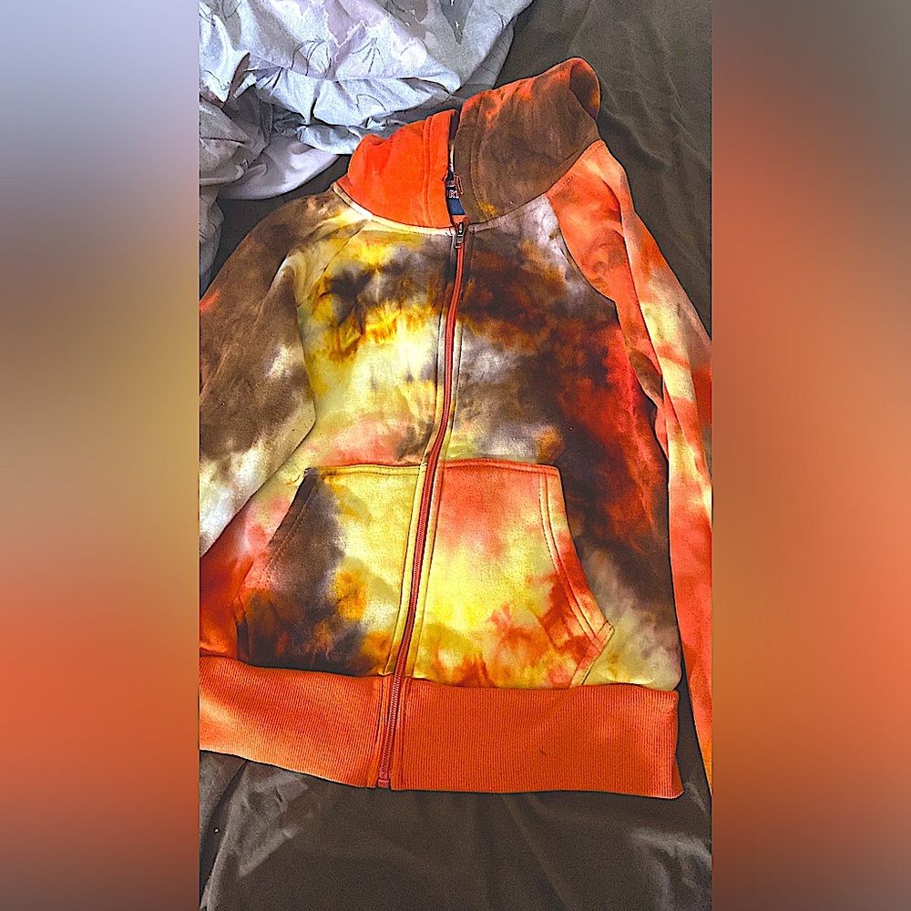 Reese pieces looking tracksuit cute shape